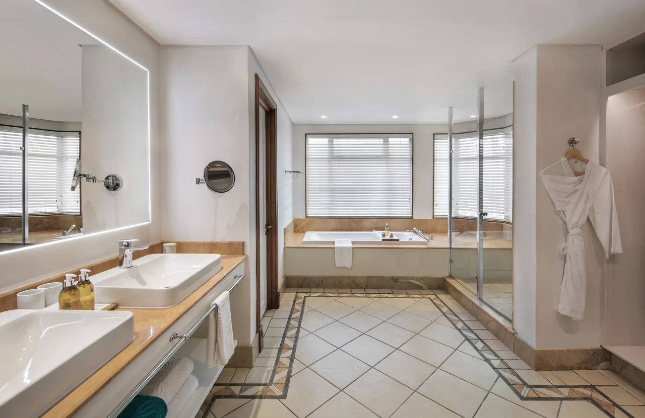 Rooms at Paradis Beachcomber Golf Resort & Spa - Mauritius Luxury Holidays