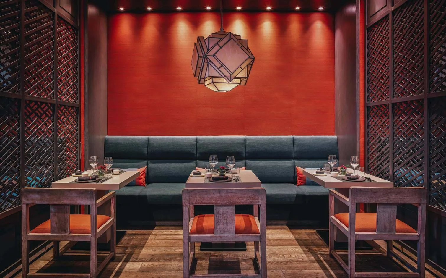 Long Beach - Restaurant & Bar