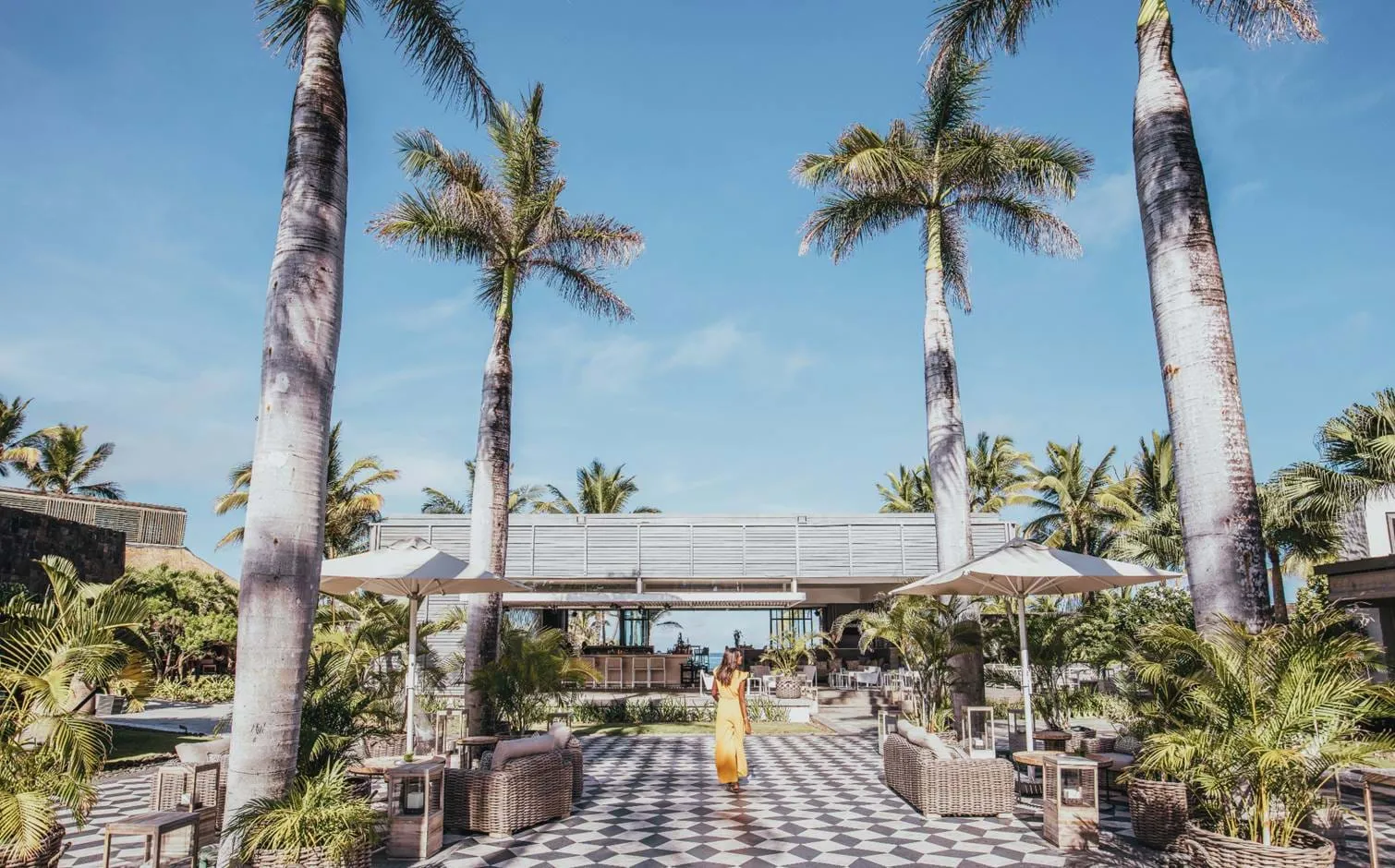 Long Beach - Restaurant & Bar