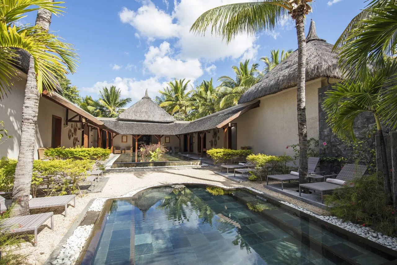 Paradis Beachcomber Golf Resort & Spa Pool