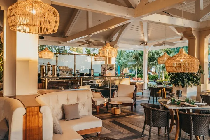 Restaurant & Bar - Sugar Beach Spa Resort