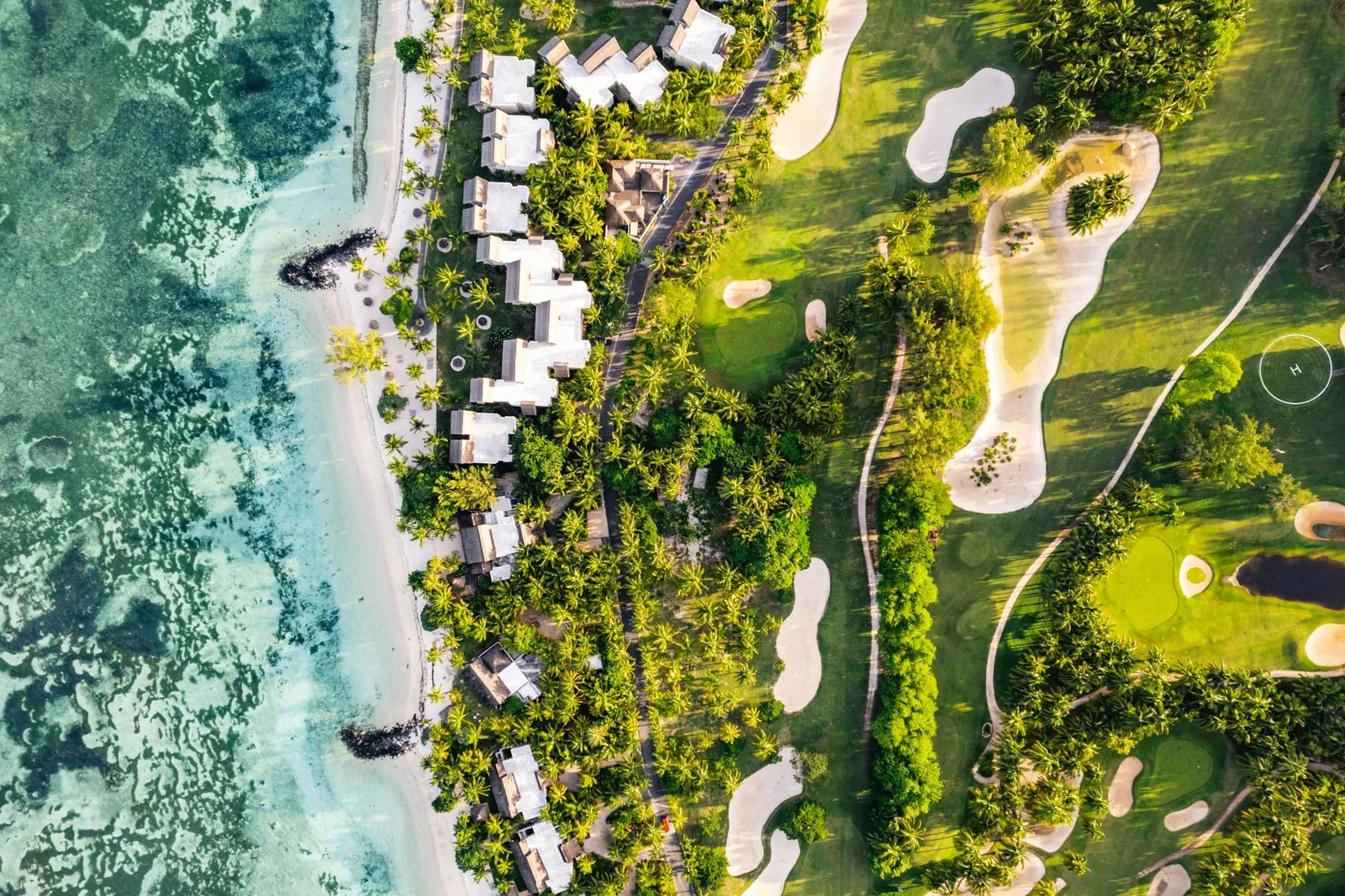 Paradis Beachcomber Golf Resort & Spa