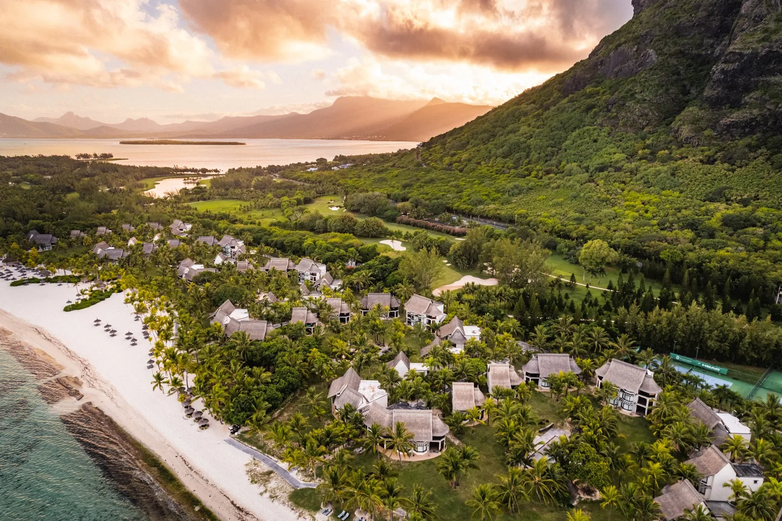Dinarobin Beachcomber 5 star hotel
