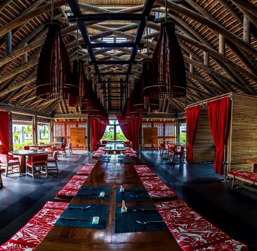 Long Beach - Restaurant & Bar