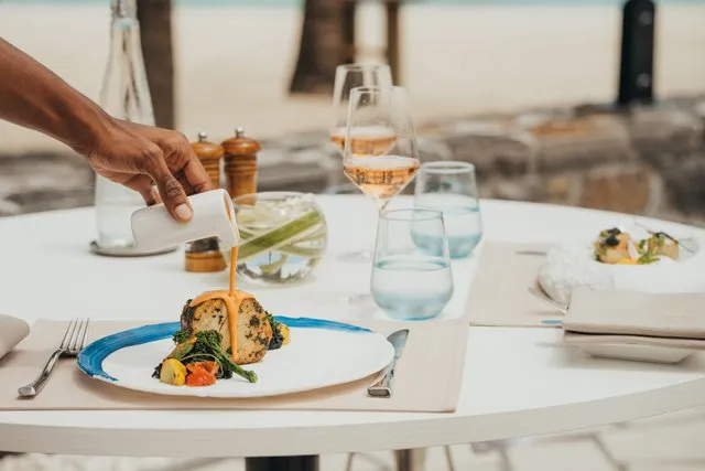 Dining at Paradis Beachcomber Golf Resort & Spa - Mauritius Luxury Holidays