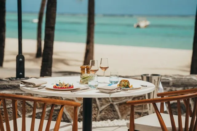 Dining at Paradis Beachcomber Golf Resort & Spa - Mauritius Luxury Holidays
