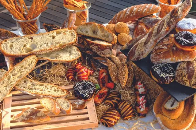 Luxury Dining at Dinarobin Beachcomber hotel